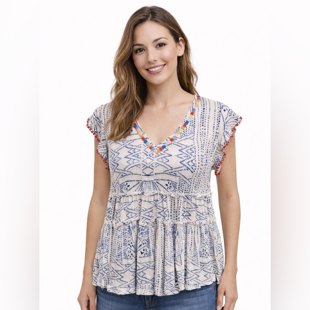 THML Womens Blue stripe
Embroidered Flutter sleeve top size XS Multi Colored